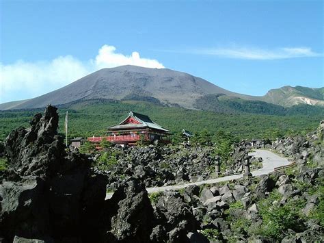 六井半|嬬恋村 ： 【鬼押出し園】六里ヶ原へ[浅間山]に 会いに・・♪ 